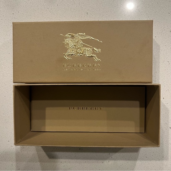 BURBERRY sunglasses - Picture 8 of 8